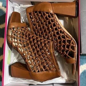 Rear zip closure, woven design, 3 inch block heel sandal